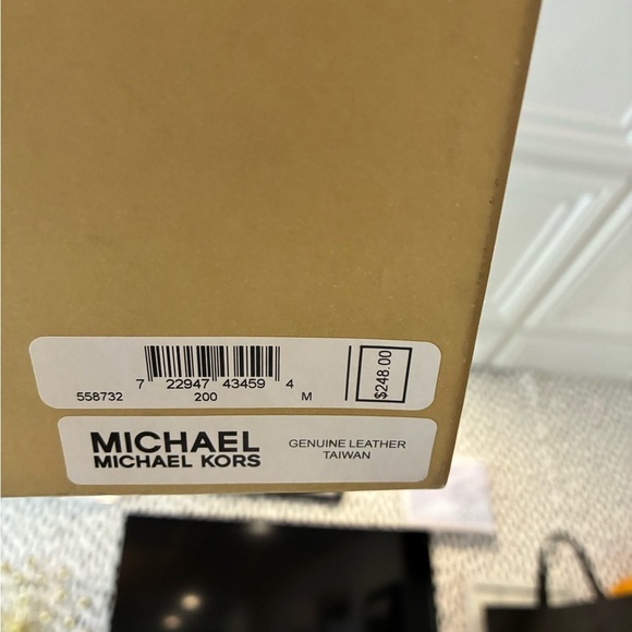 Michael Kors Tan Leather belt with gold accessories medium new in box